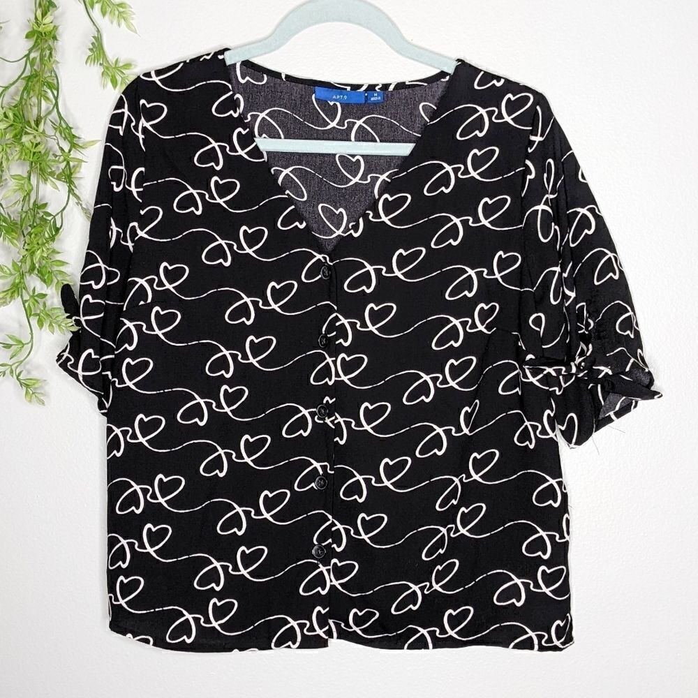 (Apt. 9) Black White Scribble Heart Vneck Button Up Top Medium